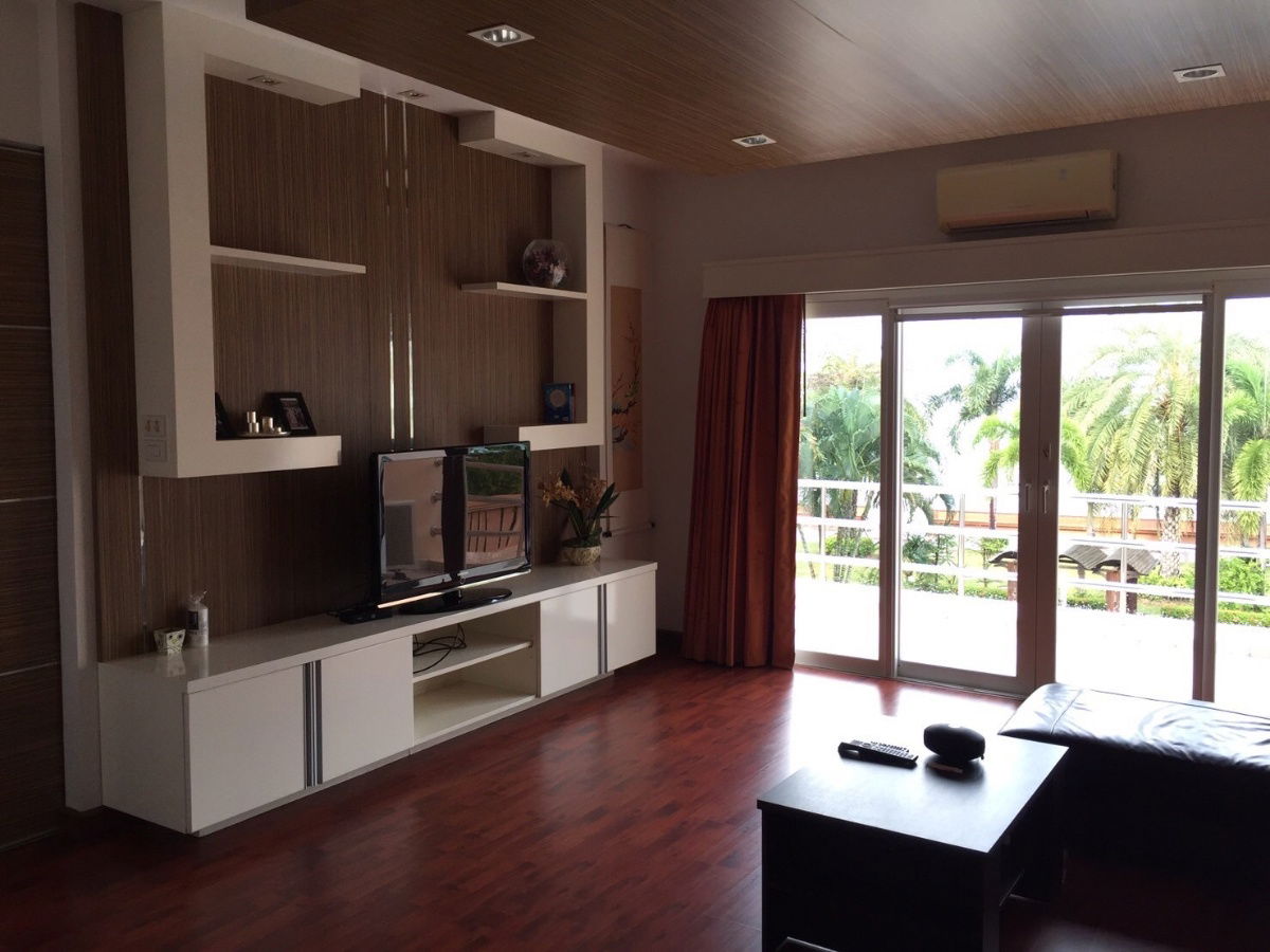 รูป บ้านเดี่ยวพัทยา ริมทะเล พร้อมสระว่ายน้ำ - รูปที่ 9/10