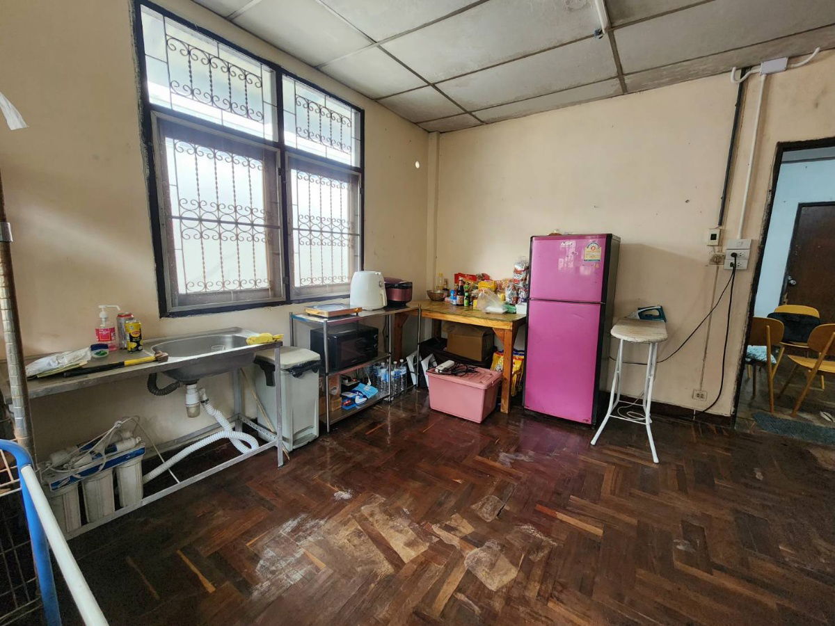 รูป ให้เช่าบ้านเดียว 50 ตรว. ซอยลาดพร้าว 62-64 3 ห้องนอน 2 ห้องน้ำ 1 ห้องเก็บของ 1 ห้องครัว (เจ้าของโพสต์เอง) - รูปที่ 8/19