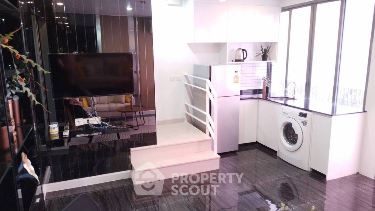 picture 3-BR Duplex at Ideo Mobi Sukhumvit 81 near BTS On Nut (ID 1846010) - 4/13