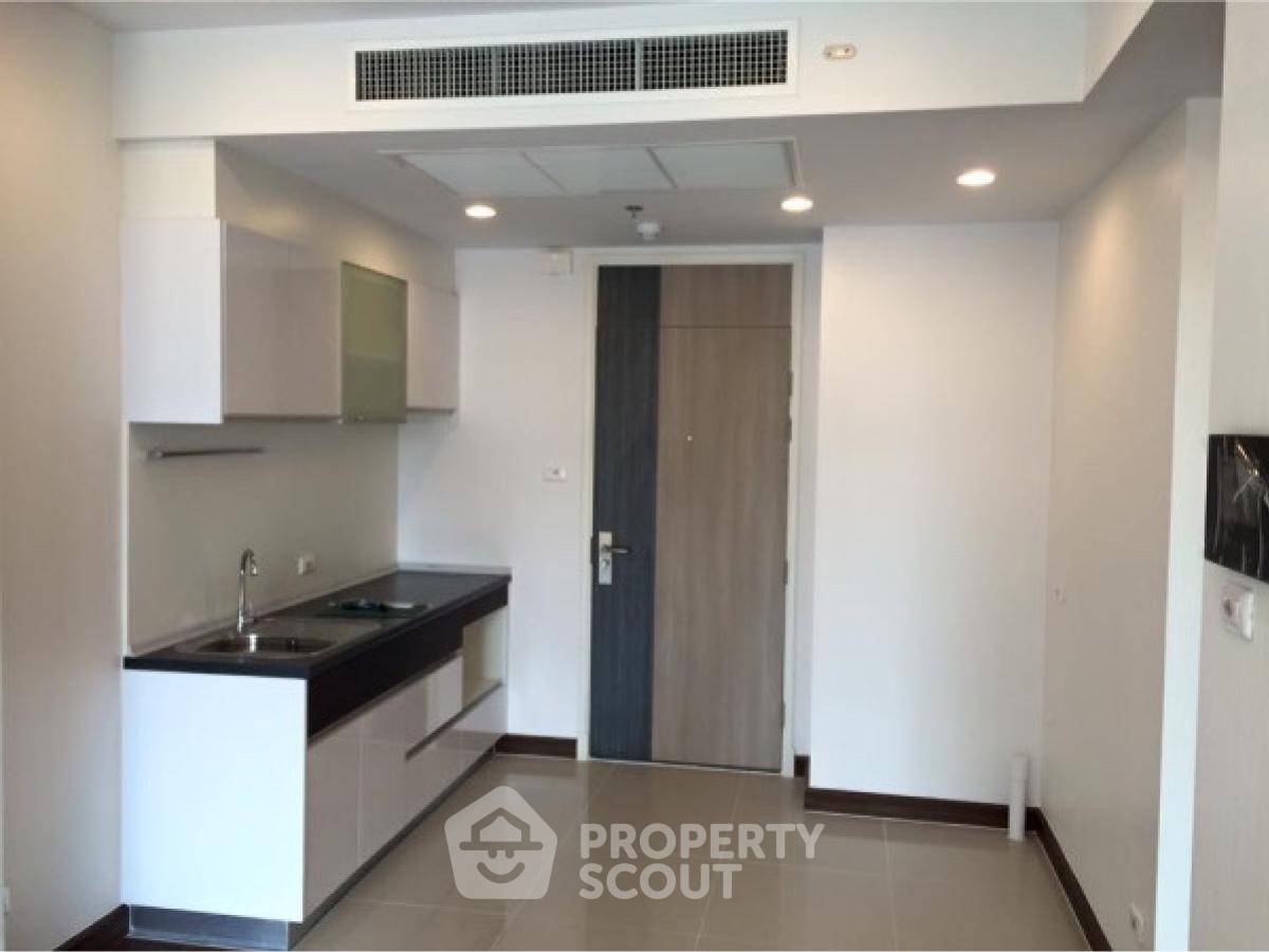 picture 1-BR Condo at Supalai Lite Sathorn-Charoenrat in Bang Khlo (ID 1814775) - 7/15