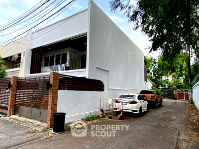 เช่าทาวน์โฮม ม.ศรีนครินทรวิโรฒ วิทยาเขตประสานมิตร : ทาวน์เฮาท์ 4-ห้องนอน ใกล้ BTS พร้อมพงษ์ (ID 2282594)