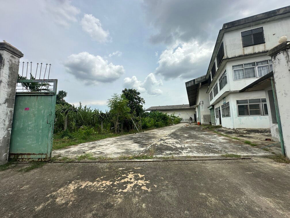 รูป ขายโรงงานพร้อมสำนักงาน 3 ชั้น เนื้อที่ 2-3-82 ไร่ ตำบลอ้อมน้อย อ. กระทุ่มแบน จ. สมุทรสาคร - รูปที่ 13/42