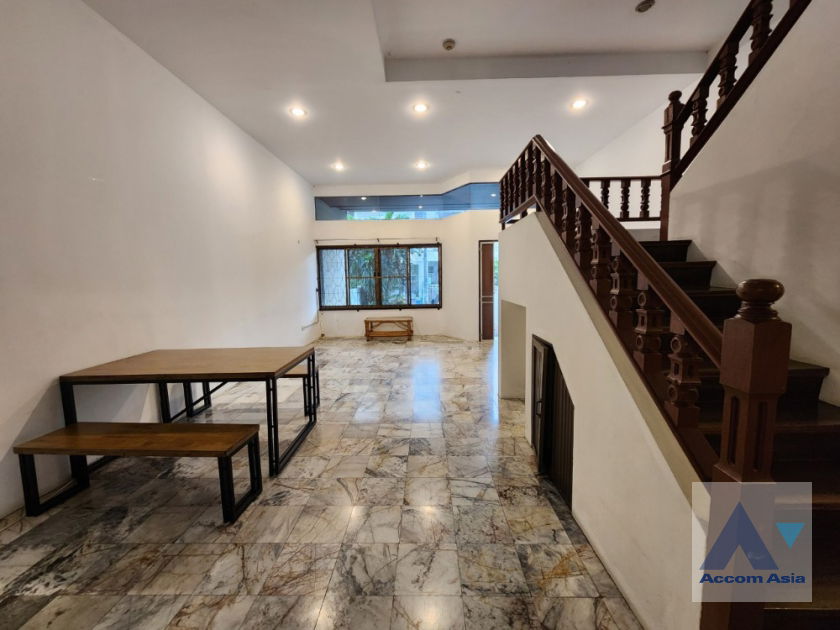 รูป 🔼🔽 AccomA 📩 Townhouse for Rent - 300m to BTS Bang Chak, ideal for living and business use (AA37434) - รูปที่ 2/17