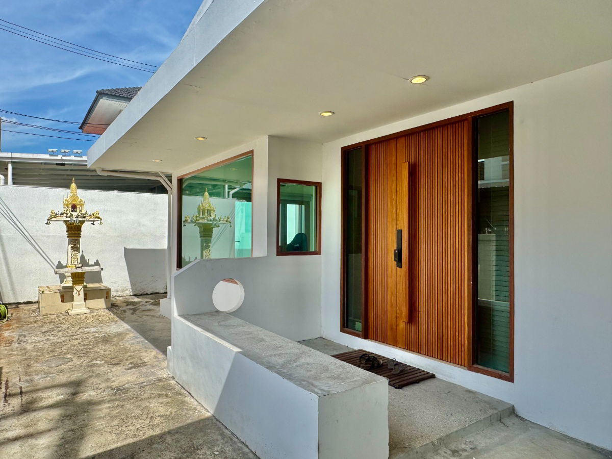 picture H2502 Fully Furnished Single-Detached House for Sale in Ladprao-Wang Hin Area – With Tenant - 13/15