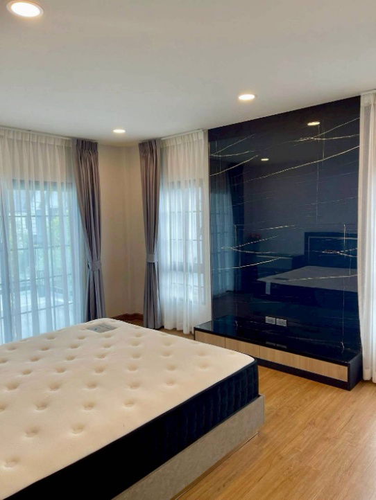 รูป ★ Rare Unit ★ บ้านเดี่ยว 2 ชั้น 77.00 ตร.ว., 282.00 ตร.ม. | 4 ห้องนอน 5 ห้องน้ำ | ใกล้ เมกะ บางนา 5 นาที, โรงพยาบาลพริ้นซ์ สุวรรณภูมิ 14 นาที - รูปที่ 6/17