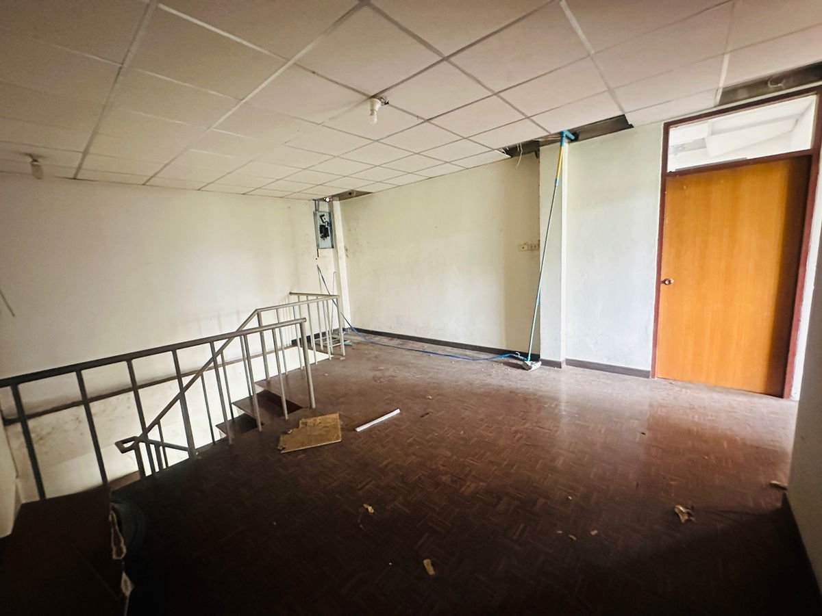 รูป ขายโรงงานพร้อมสำนักงาน 3 ชั้น เนื้อที่ 2-3-82 ไร่ ตำบลอ้อมน้อย อ. กระทุ่มแบน จ. สมุทรสาคร - รูปที่ 30/42