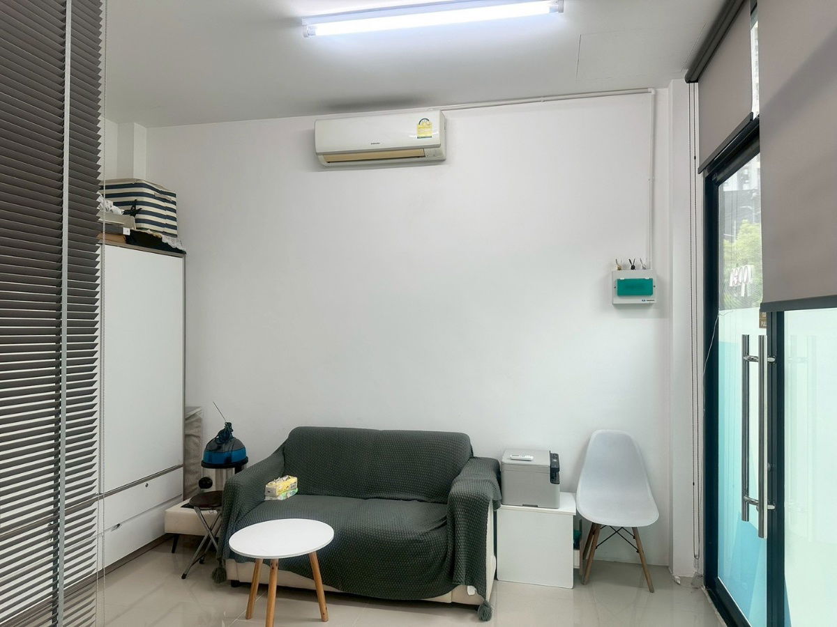 picture Shop for rent (for office use) or massage parlor/nail salon in J Condo (Sathorn-Kanlapaphruek) - 5/9