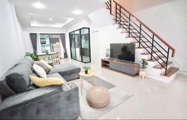 รูป ให้เช่าบ้าน Supalai Essence ลาดพร้าว107 ตั้งอยู่ในซอยลาดพร้าว 107 - รูปที่ 1/10