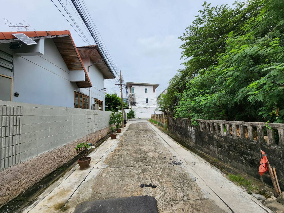 รูป ให้เช่าบ้านเดียว 50 ตรว. ซอยลาดพร้าว 62-64 3 ห้องนอน 2 ห้องน้ำ 1 ห้องเก็บของ 1 ห้องครัว (เจ้าของโพสต์เอง) - รูปที่ 3/19