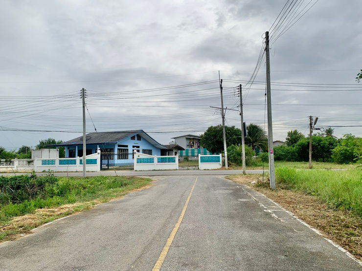 รูป ที่ดินแปลงสวยติดวัดทุ่งบาดหญ้าทำเลทอง เหมาะทำบ้านพัก ห้องแถว ร้านค้า  - รูปที่ 3/4