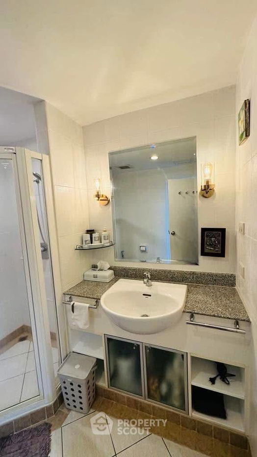 picture 1-BR Condo at Baan Siri Sathorn Condominium near MRT Khlong Toei (ID 647186) - 6/8