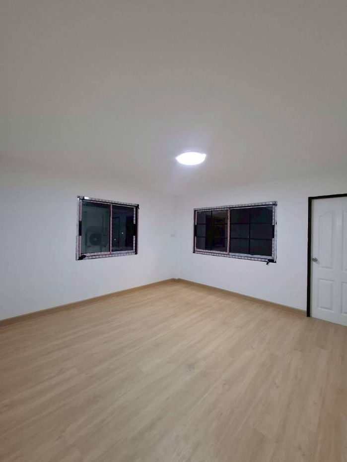 picture 2-story semi-detached house for sale, Phra Pin Village 5 (Ekachai 109) Land area 25.5 square wah, 3 bedrooms 2 bathrooms - 8/10