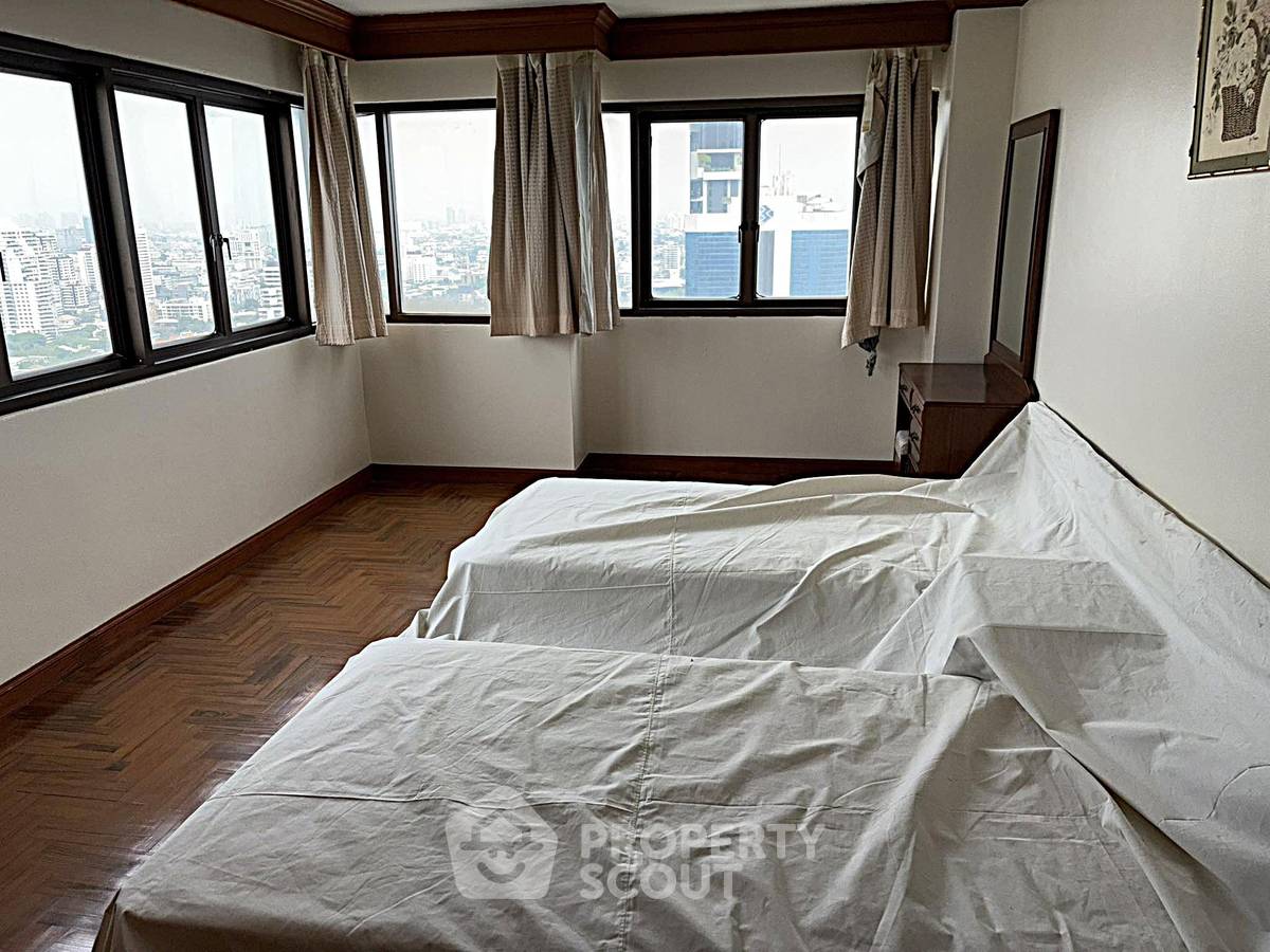 picture 3-BR Condo at Top View Tower Condominium near BTS Thong Lor (ID 2100842) - 18/19