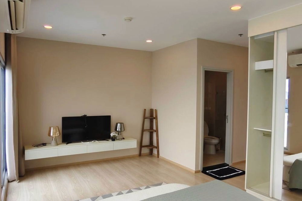 picture For Rent !! City View, High ceiling !!🔥 Code C20240401296....Noble Revolve Ratchada 2, 2 bed, 2 bath, high floor 39++, furnished, ready to move in 📣 - 5/7