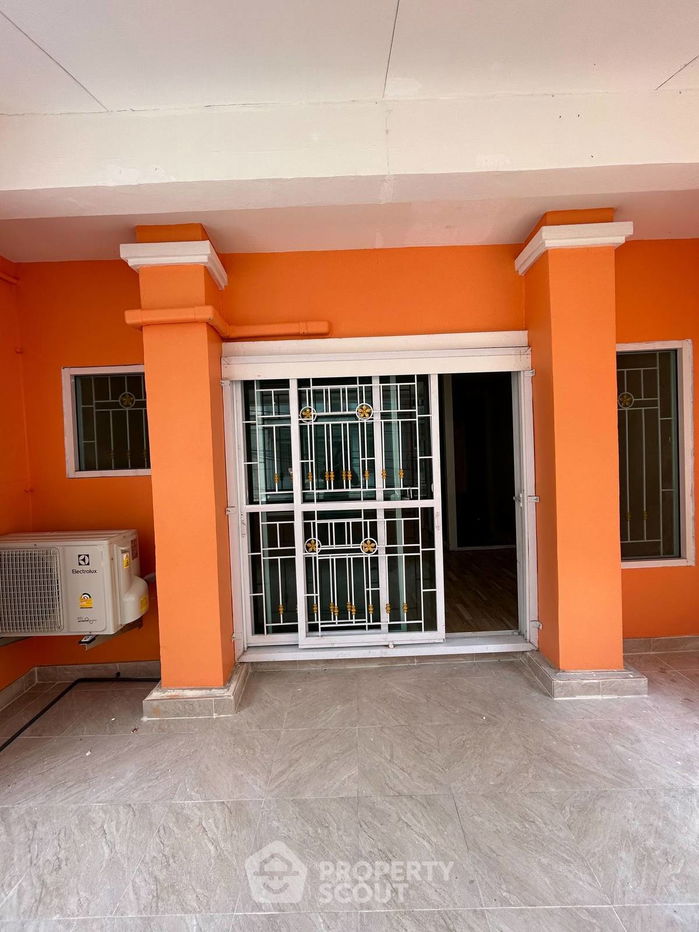 รูป บ้าน 3-ห้องนอน ที่ หมู่บ้านควีนเพลส 2 ใกล้ BTS อุดมสุข (ID 2146295) - รูปที่ 9/36