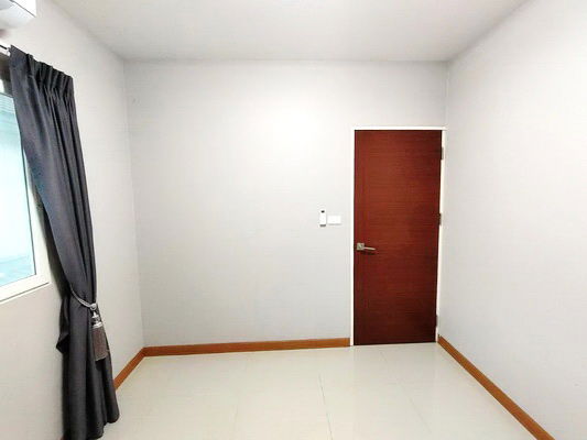 picture FOR RENT PRUKSA VILLAGE 5 WONGWAEN - RATTANATHIBET / 3 bedrooms 2 bathrooms / 55 Sqw. 160 Sqm. **22,000** CLOSE TO CENTRAL PLAZA WESTGATE - 11/14