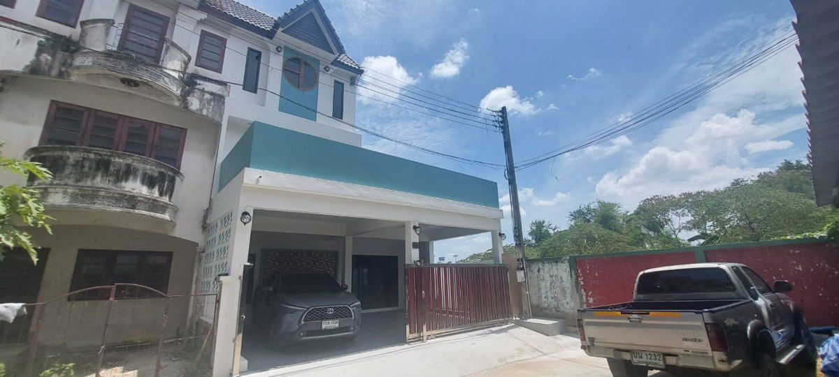 รูป ทาวน์โฮมหลังใหญ่เกินคาด! โครงการพงษ์ศิริชัย 2-อ้อมน้อย สาย 4 เพชรเกษม - รูปที่ 1/20