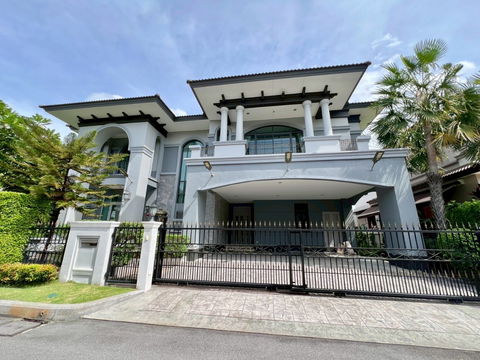PK006 Luxury Detached Home in a Prime Location the Grand Pinklao
