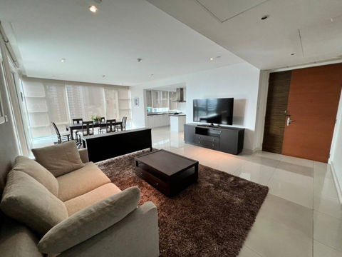 ให้เช่า ฟลูเลอตัน Fullerton Sukhumvit / 3 ห้องนอน / ใกล้ BTS เอกมัย 350 เมตร