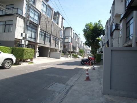 Office building for rent in Town in Town area, District-Sriwara Town in Town project, located at Soi Sriwara 11