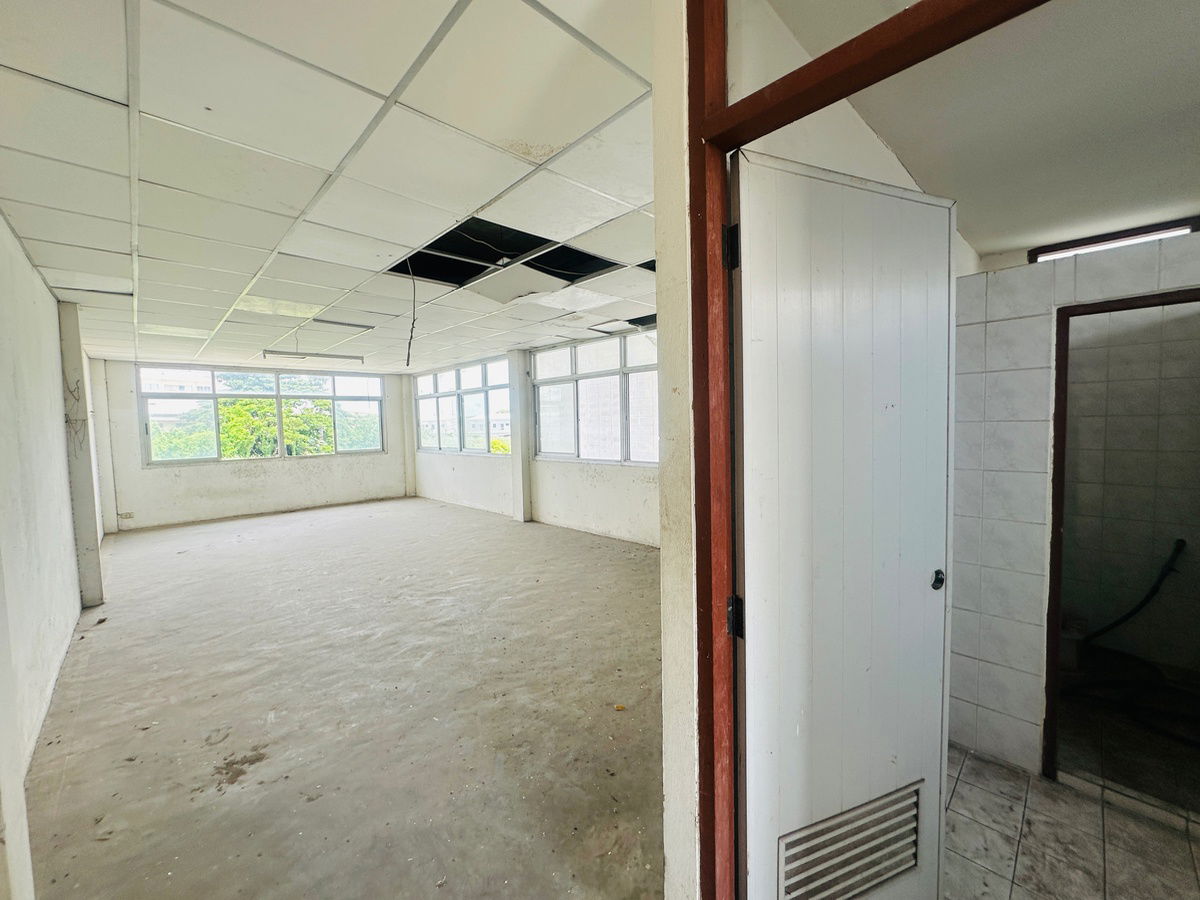 รูป ขายโรงงานพร้อมสำนักงาน 3 ชั้น เนื้อที่ 2-3-82 ไร่ ตำบลอ้อมน้อย อ. กระทุ่มแบน จ. สมุทรสาคร - รูปที่ 31/42