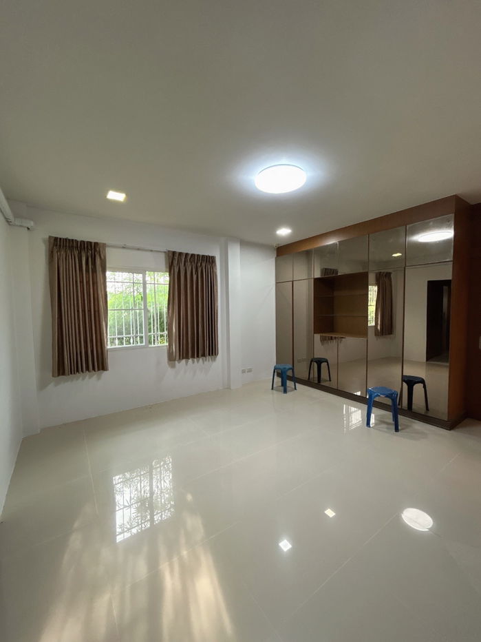 รูป  บ้านเดี่ยว 2 ชั้น บ้านเดี่ยว มัณฑนา พระราม 9 – ศรีนครินทร์ Manthana Rama 9 – Srinakarin พร้อมอยู่ แปลงมุม ใกล้ ARL หัวหมาก & สายสีเหลือง - รูปที่ 3/18
