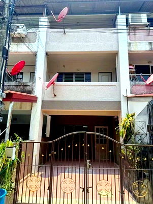 Townhouses for rent : KMUTNB 2.5 km. MRT Bang O 1.6 km. Townhouse for rent 3-storey 18sq.wa. 220sq.m. 4 bed 3 bath