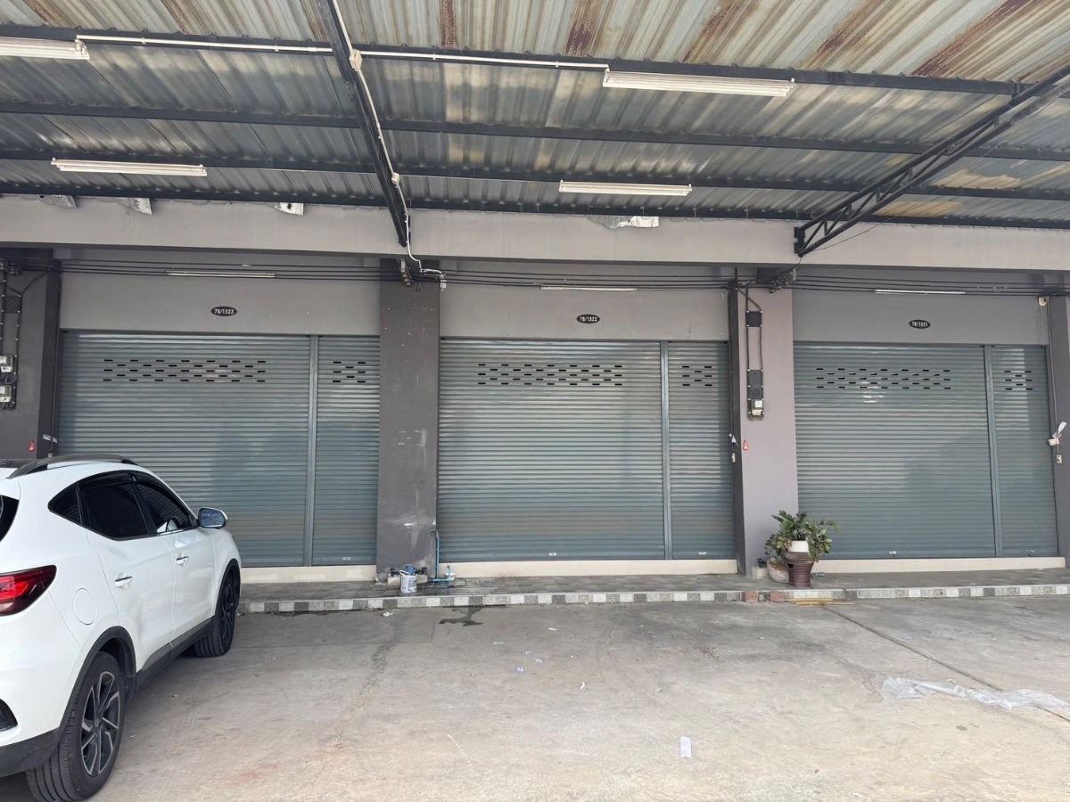 picture Commercial building for rent, 2 units, Soi Wan Phanthai, near Phonchai Market, beautiful, cheap, good location. Interested, add Line @841qqlnr - 2/16