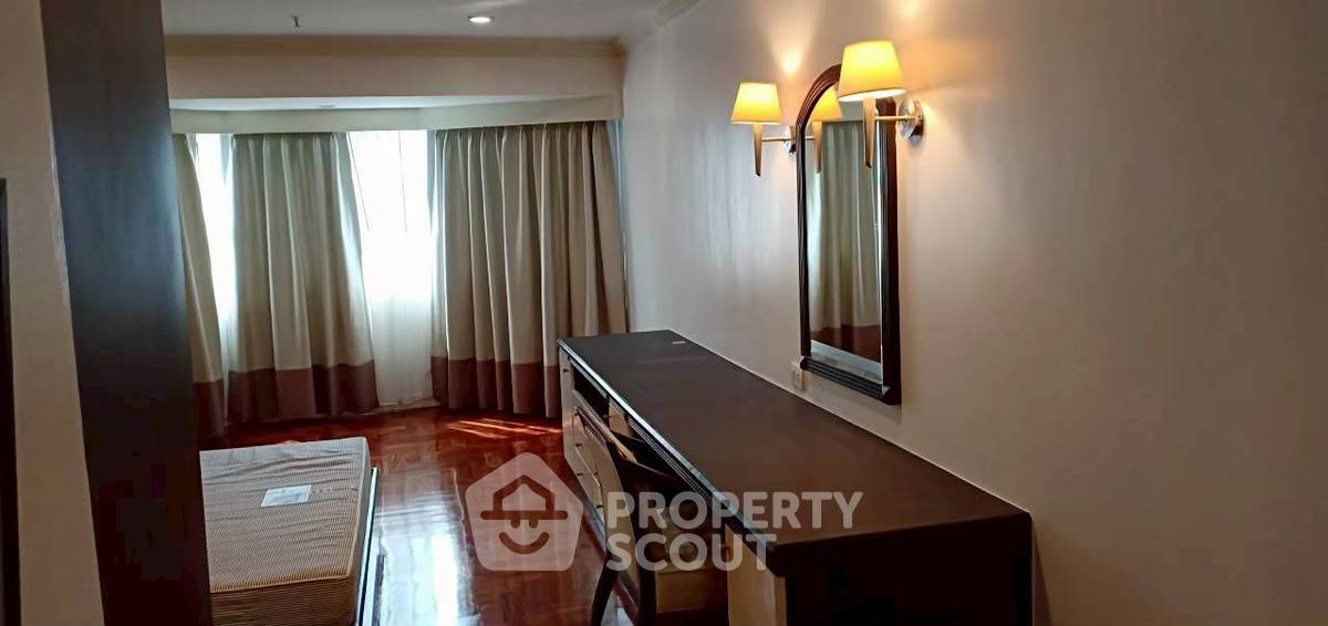 picture 2-BR Condo at Baan Suanpetch Condominium near BTS Phrom Phong (ID 2281583) - 4/20