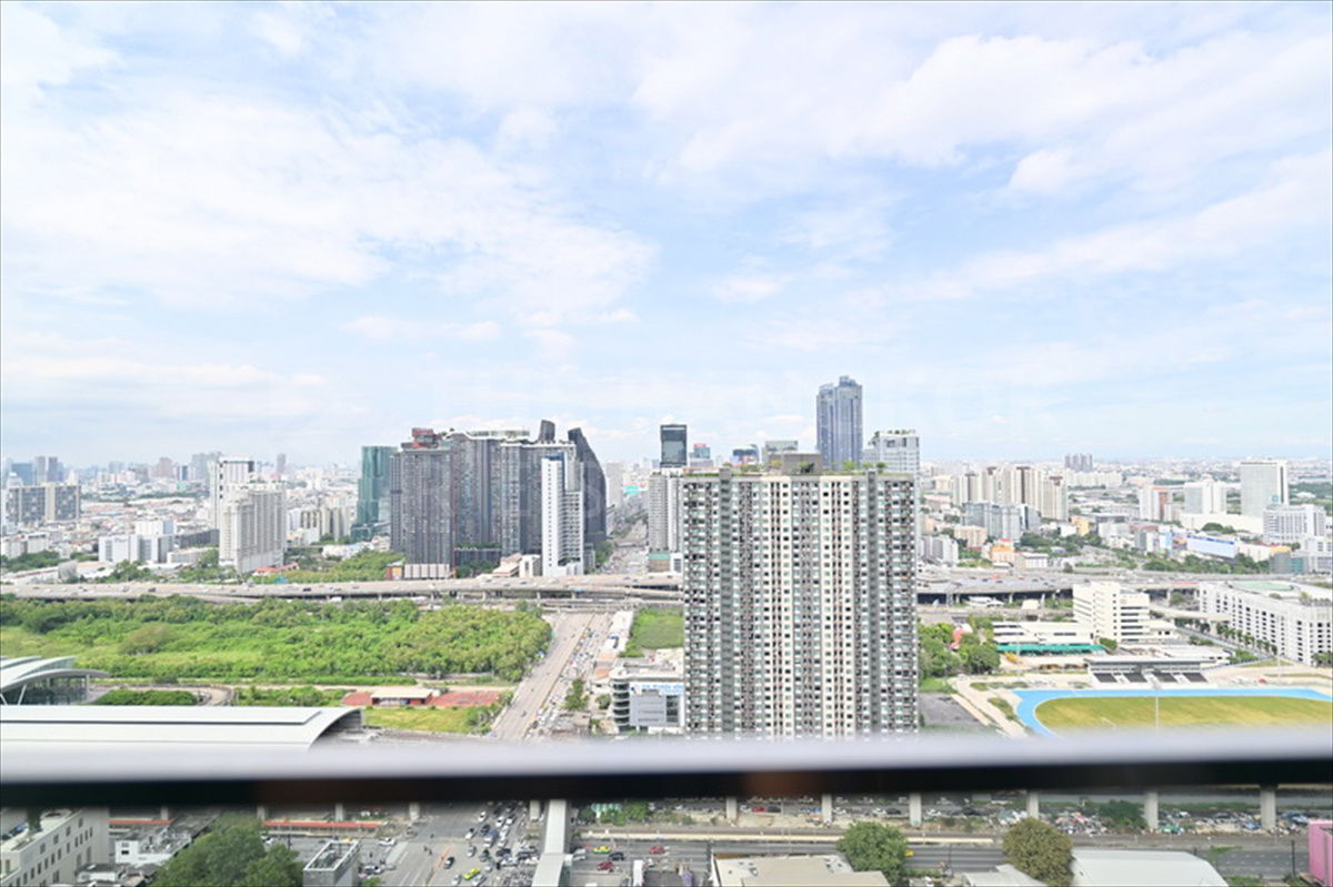 รูป THE ESSE at SINGHA COMPLEX 💫Luxury Condo at Special Price✨Near ARL Makkasan - รูปที่ 8/8