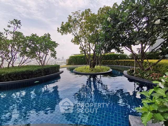 picture 3-BR Condo at Menam Residences in Wat Phraya Krai (ID 904276) - 11/16