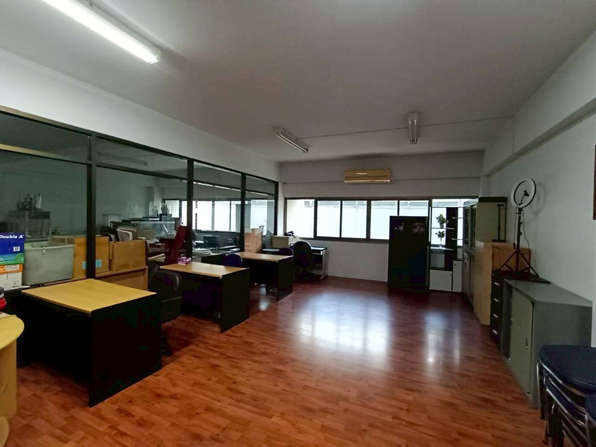 รูป ET93093 - ขายอาคารพาณิชย์ 5 ชั้น 2 คูหา 1,200 ตร.เมตร ทำเลดี ติดถนนพระราม 9 และถนน ซอยหมู่บ้านเสรี - รูปที่ 2/7