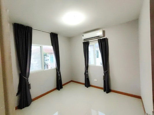 picture FOR RENT PRUKSA VILLAGE 5 WONGWAEN - RATTANATHIBET / 3 bedrooms 2 bathrooms / 55 Sqw. 160 Sqm. **22,000** CLOSE TO CENTRAL PLAZA WESTGATE - 10/14