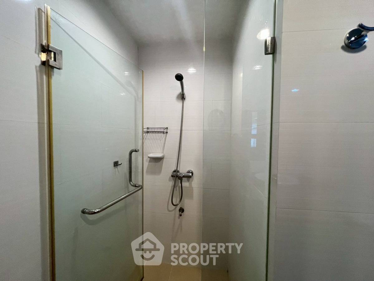 picture 1-BR Condo at The Amethyst Sukhumvit 39 near BTS Phrom Phong (ID 2086968) - 9/15