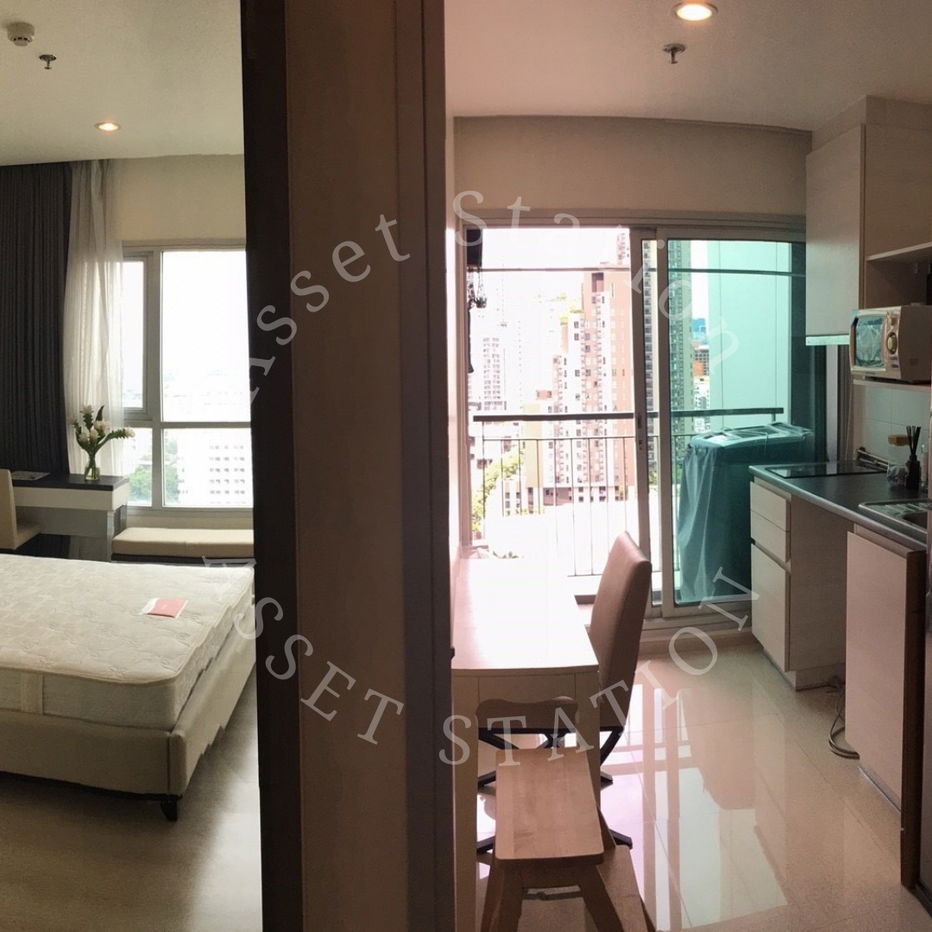 picture 🚈 Beautiful condo Life Ratchadapisek – 3-minute walk to MRT Huai Khwang ⭐️ - 3/10