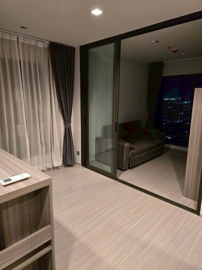 รูป Life asoke-rama 9 | ราคา 26,000 บาท | ห้องสวย ห้องใหม่ เฟอร์นิเจอร์ครบ พร้อมเข้าอยู่ - รูปที่ 3/7