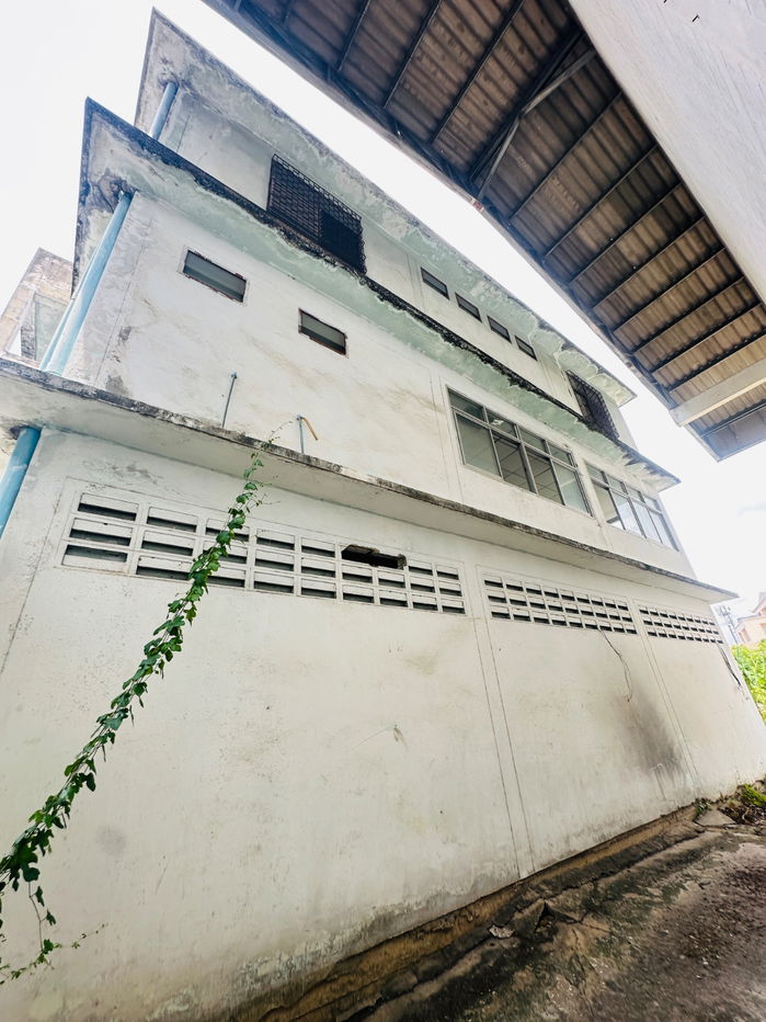 รูป ขายโรงงานพร้อมสำนักงาน 3 ชั้น เนื้อที่ 2-3-82 ไร่ ตำบลอ้อมน้อย อ. กระทุ่มแบน จ. สมุทรสาคร - รูปที่ 23/42