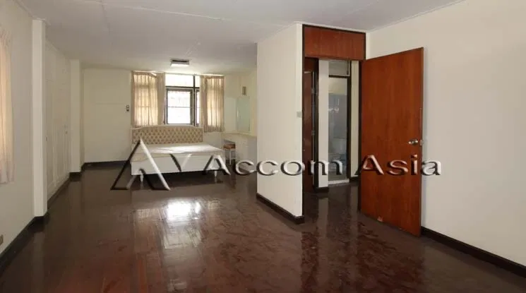 picture 🔼🔽 AccomA 📩  3 BR Townhouse in Khlong Ton Nuea (2520828) - 8/11
