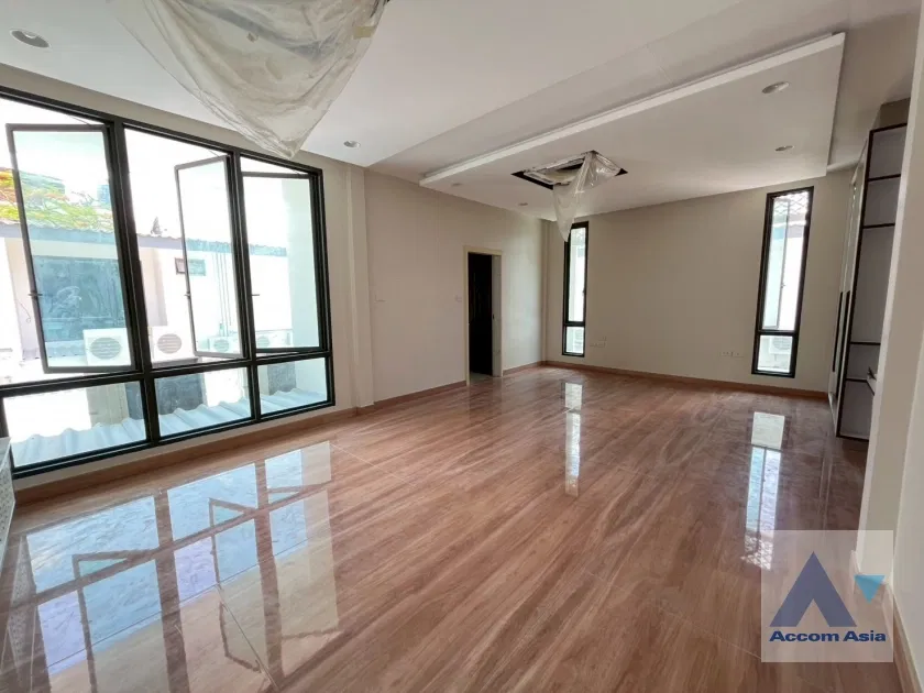 รูป 🔼🔽 AccomA 📩 Newly renovated,Common Pool 4 BR Townhouse @KLANG Nivas (AA43546) - รูปที่ 10/20