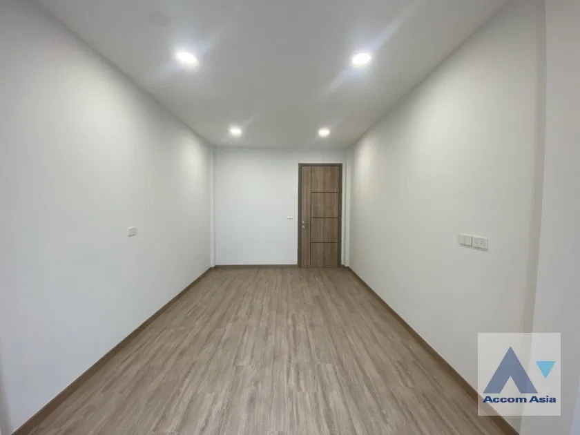 รูป 🔼🔽 AccomA 📩 Newly renovated 3 BR House in Khlong Ton Nuea (AA44322) - รูปที่ 7/20