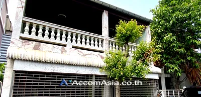 ทาวน์โฮม เขตคลองเตย : 🔼🔽 AccomA 📩  3 BR Townhouse in Klong Tan (AA29835)