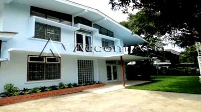 เช่าบ้านเดี่ยว ซอยทองหล่อ (สุขุมวิท 55) : 🔼🔽 AccomA 📩  2 BR House in Phra Khanong Nuea (1717655)