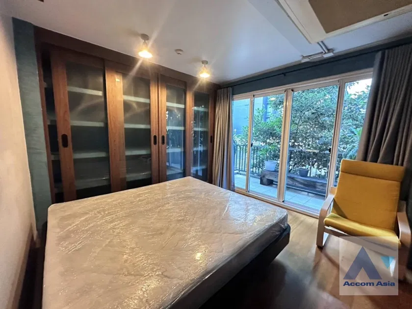 picture 🔼🔽 AccomA 📩  Modern home with bright blue interiors at Urbana Sukhumvit 15 (AA39741) - 15/20