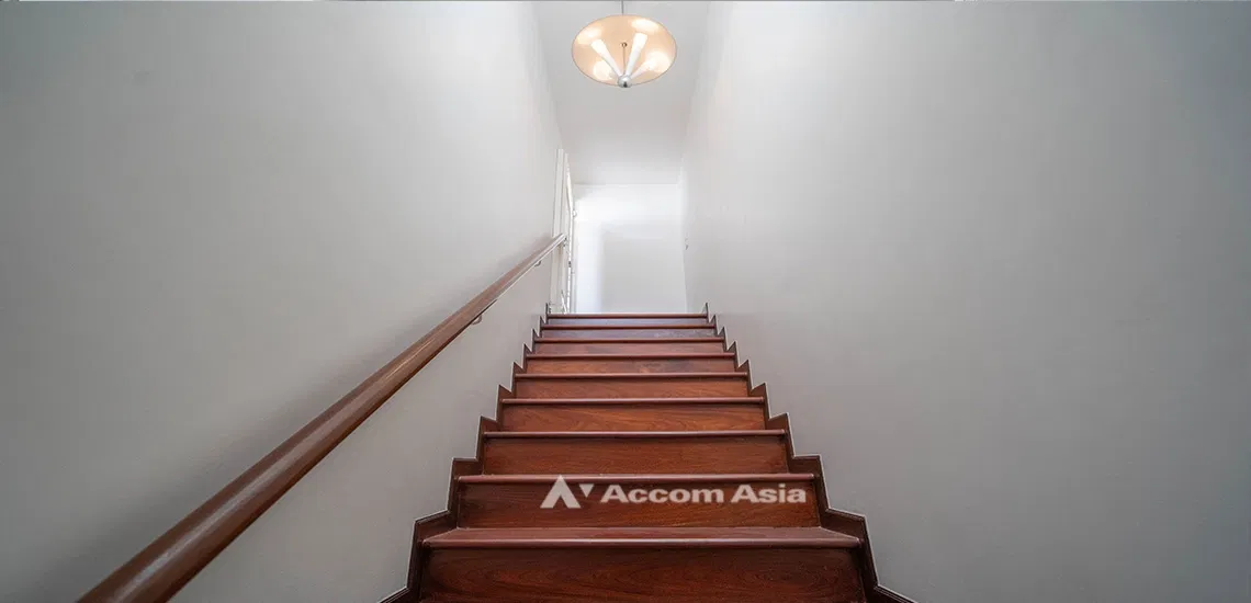 รูป 🔼🔽 AccomA 📩  Classic house with rooftop and stylish interior in Phrom Phong (110107) - รูปที่ 12/20
