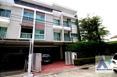 Houses for sale Soi On Nut (Sukhumvit 77) : 🔼🔽 AccomA 📩 House in The Estate 1 with private green space and abundant daylight (AA19236)