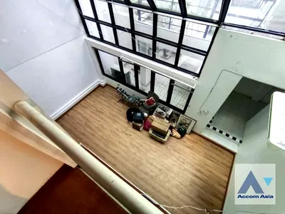เช่าทาวน์โฮม ม.ศรีนครินทรวิโรฒ วิทยาเขตประสานมิตร : 🔼🔽 AccomA 📩  2 BR Townhouse in Khlong Ton Nuea (AA10635)
