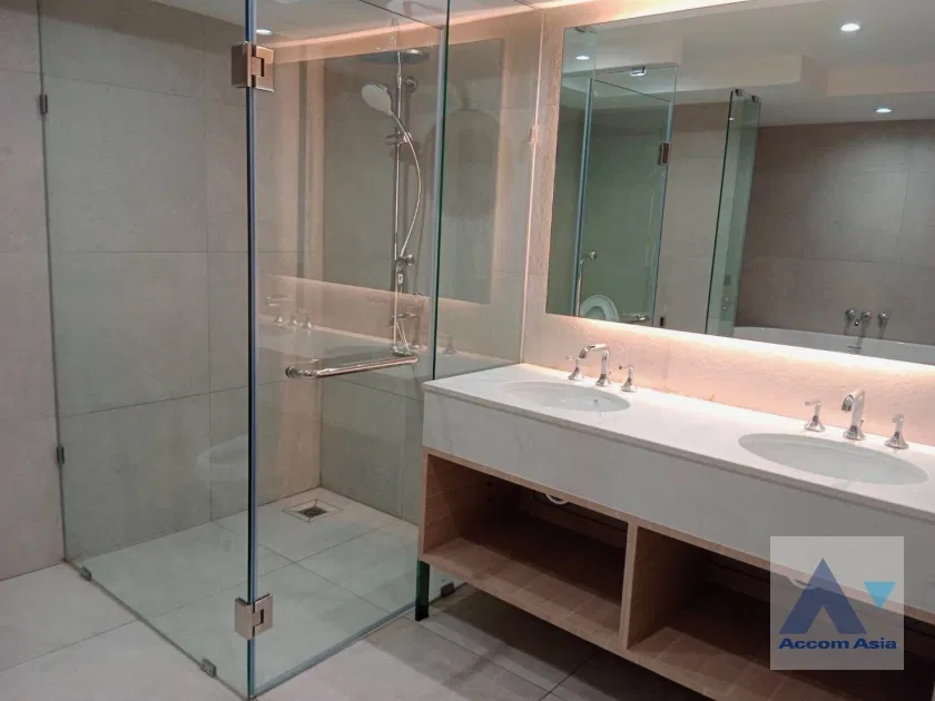 รูป 🔼🔽 AccomA 📩 Simple and airy condo with full-length windows in Sathorn (13002421) - รูปที่ 11/14