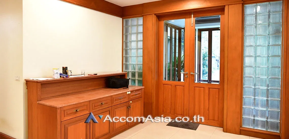 picture 🔼🔽 AccomA 📩 Detached house with warm interiors and private yard in Phaholyothin (AA30003) - 8/12