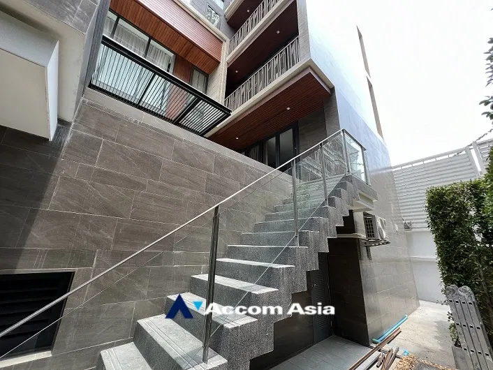 รูป 🔼🔽 AccomA 📩 Luxury Modern Pool Villa with Full Glass and Natural Finish (AA34992) - รูปที่ 2/20