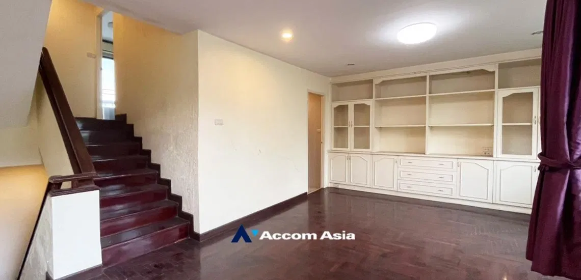 รูป 🔼🔽 AccomA 📩 Classic townhome with full built-ins in central Thonglor location (13000542) - รูปที่ 4/18